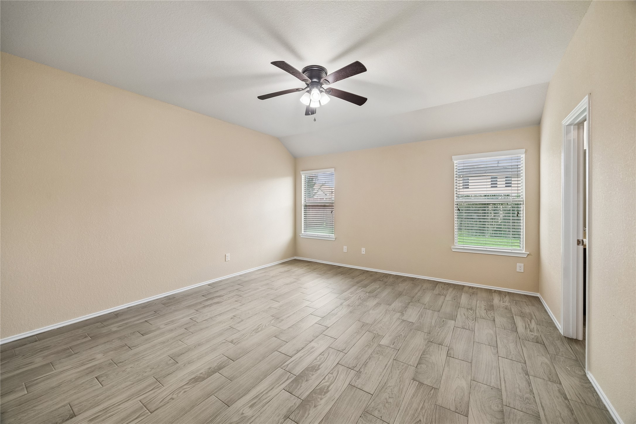 16522 Silla Ridge Court Houston, TX 77049 - Photo 11 of 16