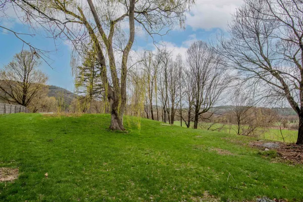 $359,999 | 6 Cromwell Drive, Haverhill, NH 03785