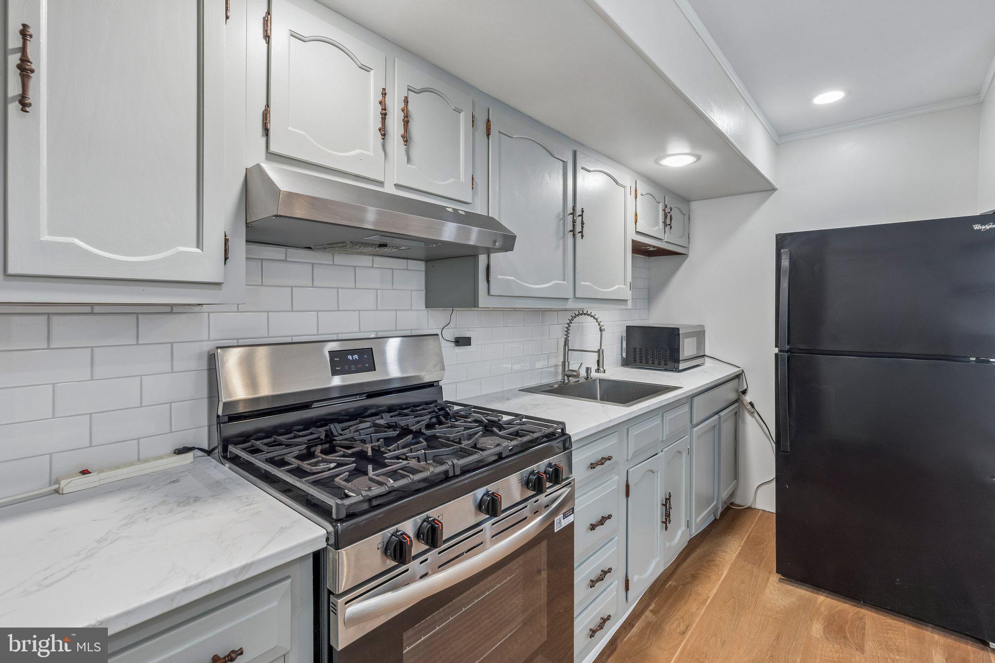 3017 South 15th Street Philadelphia, PA 19145 - Photo 11 of 24