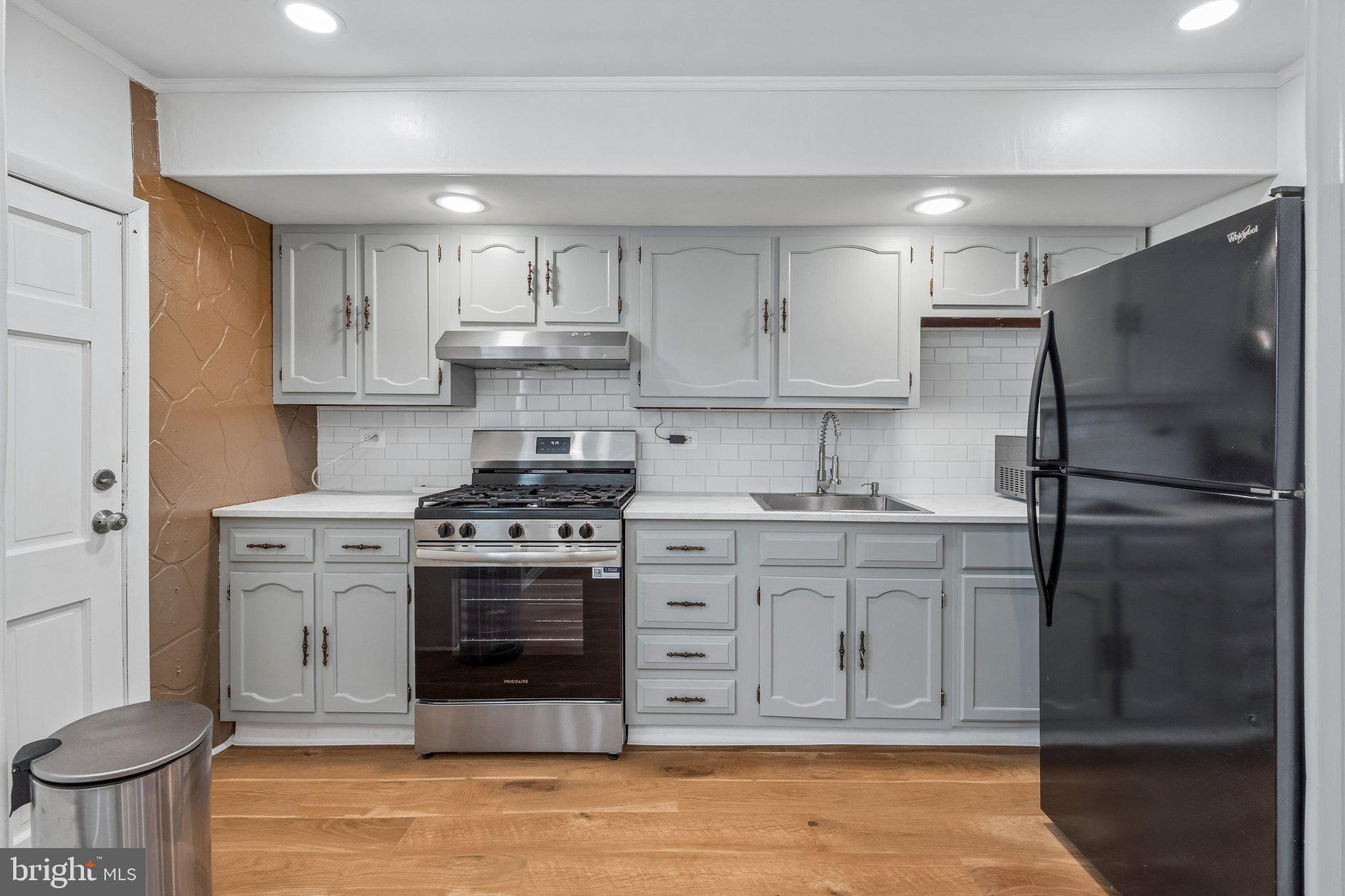 3017 South 15th Street Philadelphia, PA 19145 - Photo 10 of 24