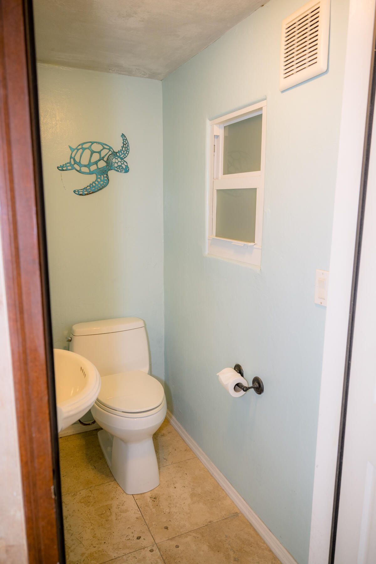 464 Lime Drive Key Largo, FL 33037 - Photo 11 of 96 Outdoor Half Bath