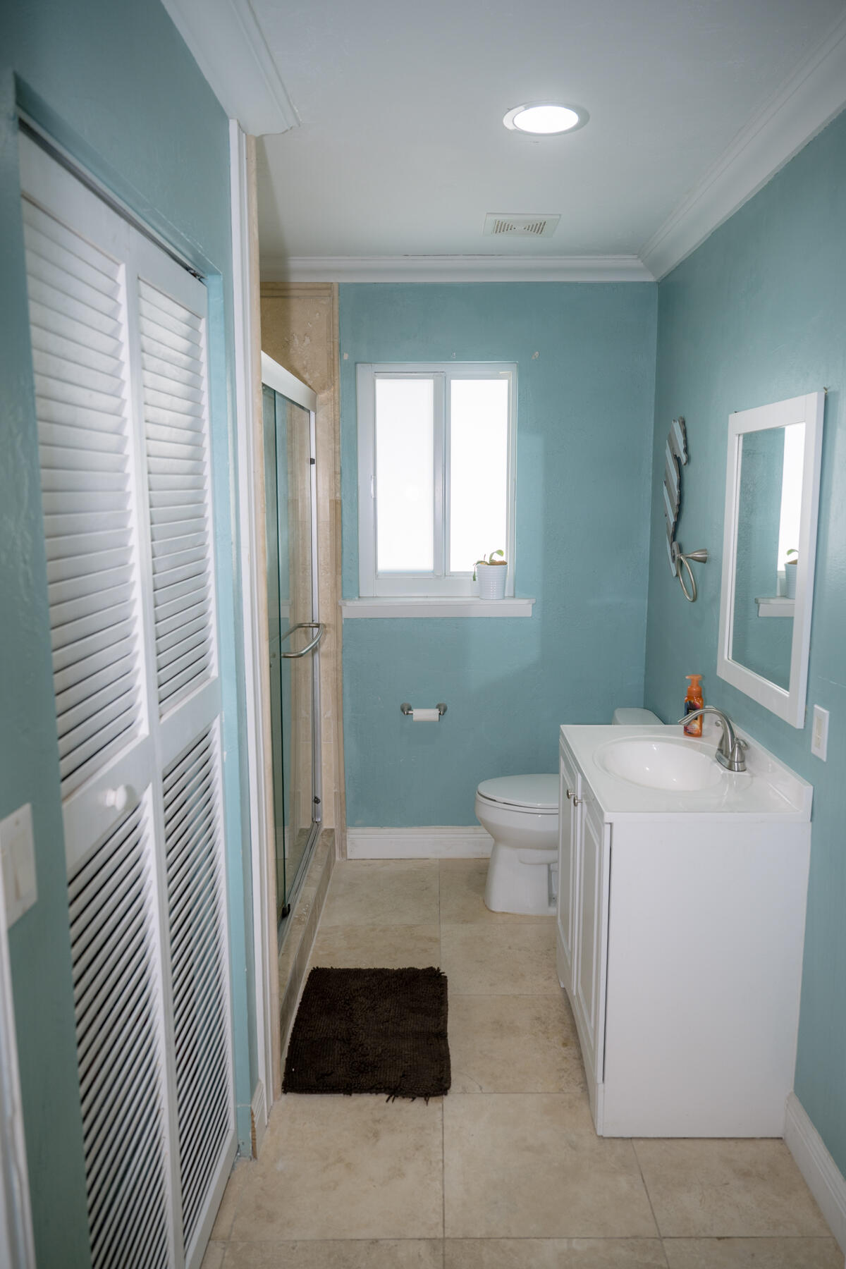 464 Lime Drive Key Largo, FL 33037 - Photo 87 of 96 a bathroom with a sink a toilet and shower