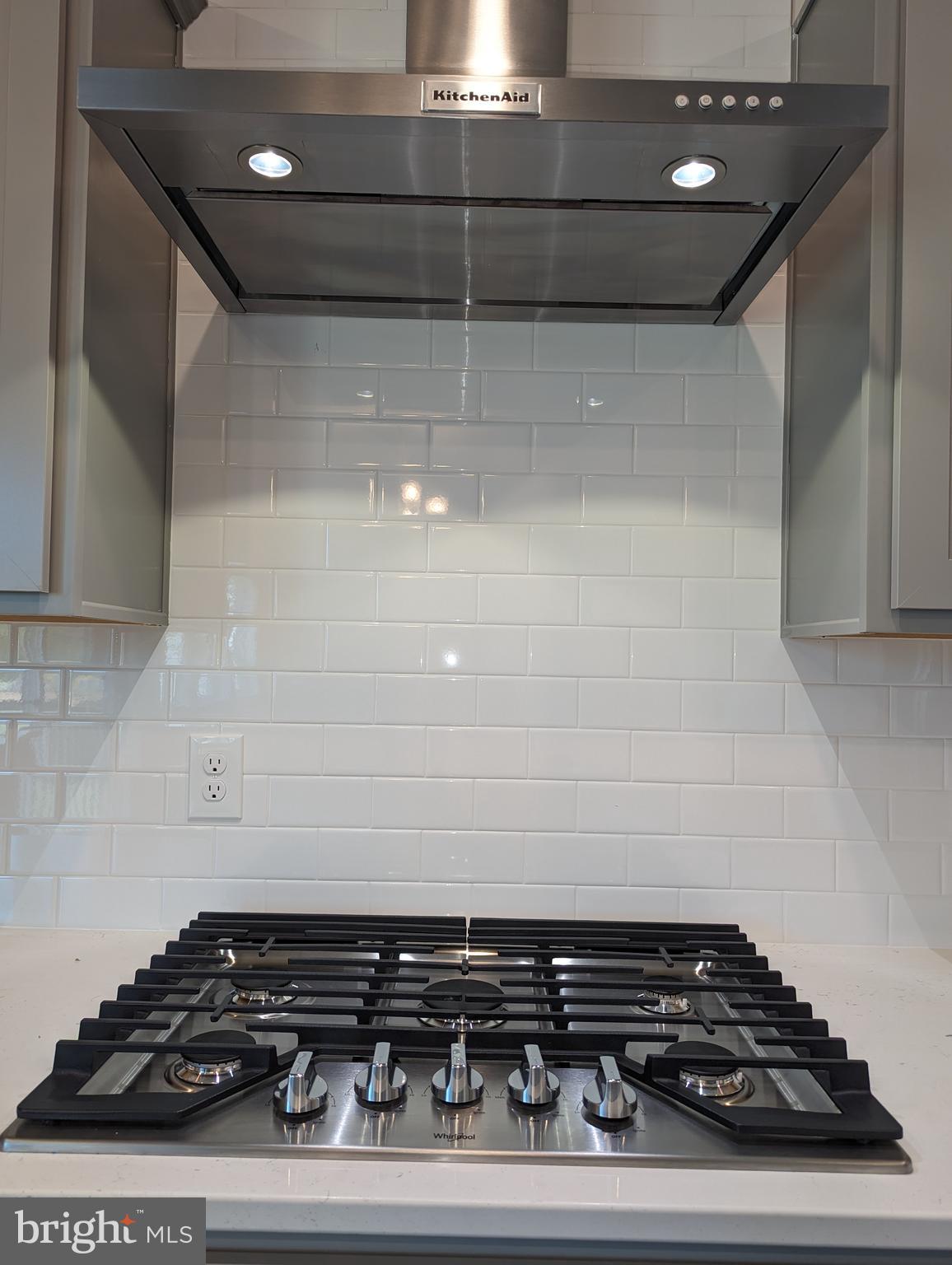 14972 Walter Robinson Lane Haymarket, VA 20169 - Photo 11 of 30 a close view of stove top oven