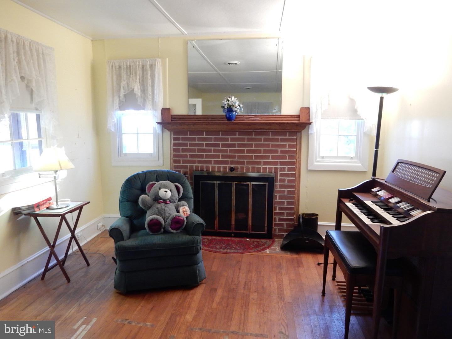 1883 St Augustine Road Middletown, DE 19709 - Photo 10 of 25 Living Room