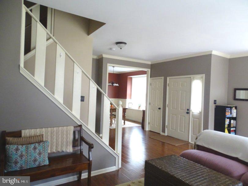 20 Country Road Perkasie, PA 18944 - Photo 6 of 19 Livinf Room