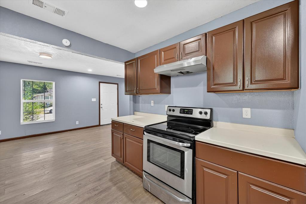 601 Royal Street Cleburne, TX 76031 - Photo 8 of 27