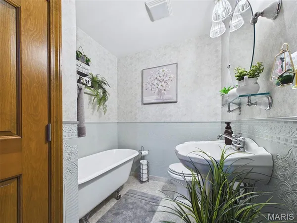 $335,000 | 193 Meadow Drive, Bethalto, IL 62010