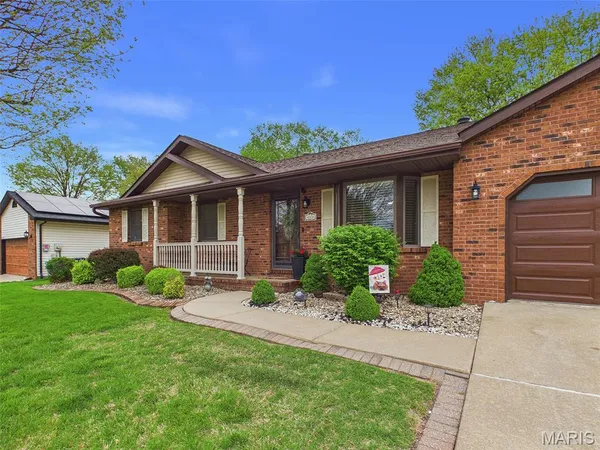 $335,000 | 193 Meadow Drive, Bethalto, IL 62010