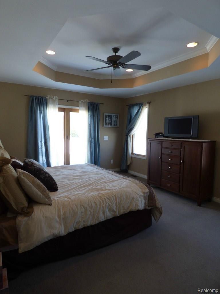 6845 Earhart Road South Lyon, MI 48178 - Photo 26 of 56 P1020572.jpg