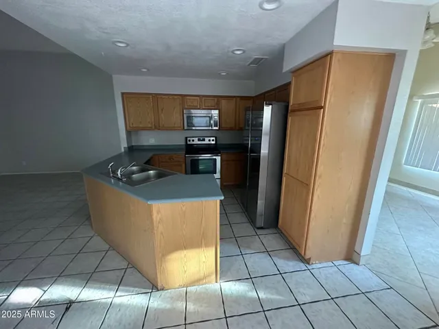 $2,000 | 4934 West Grovers Avenue, Glendale, AZ 85308