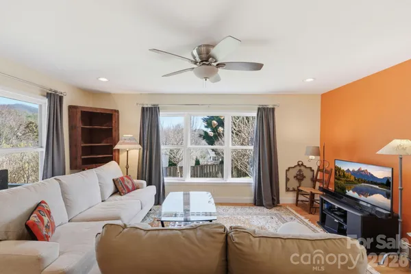 $699,000 | 11 Carolina Corner Drive, Black Mountain, NC 28711