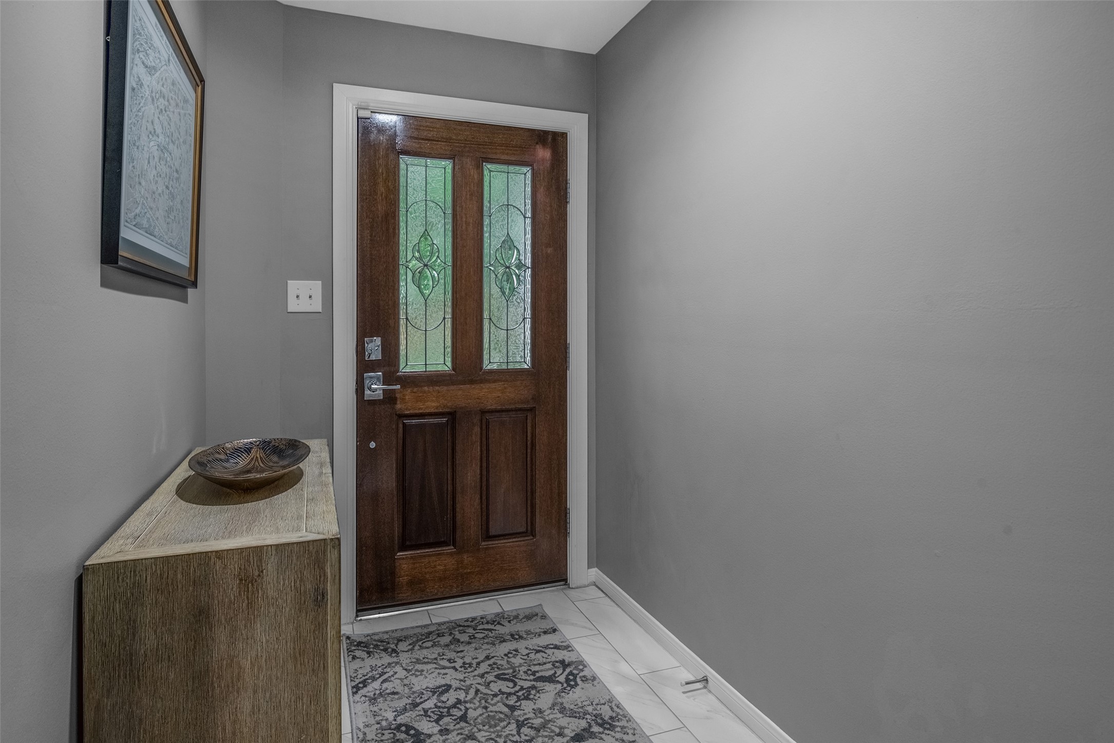 1028 La Rue Street Houston, TX 77019 - Photo 6 of 29 Generous hallway with coat closet