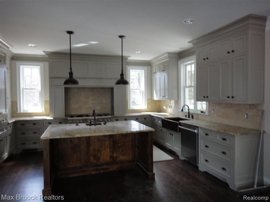 4725 Dover Road Bloomfield Hills, MI 48304 - Photo 6 of 21 Designer Kitchen