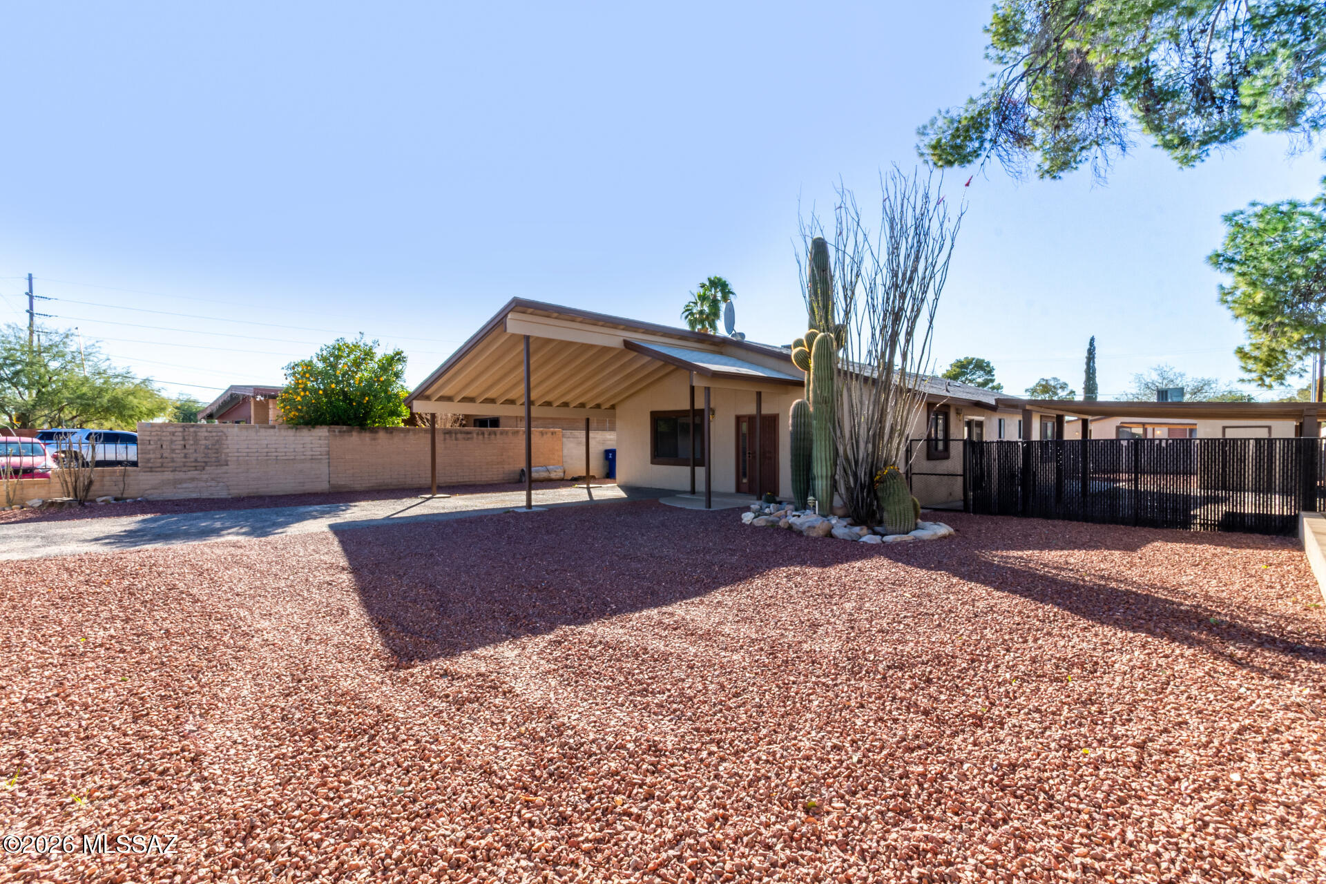 548 South Country Club Road Tucson, AZ 85716 - Photo 2 of 26