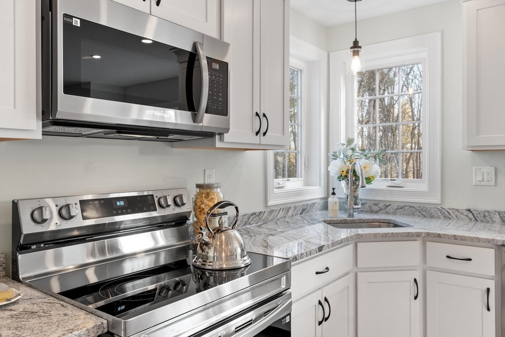 72 A Cottage Lane, Unit LEFT HALF) Templeton, MA 01468 - Photo 4 of 40