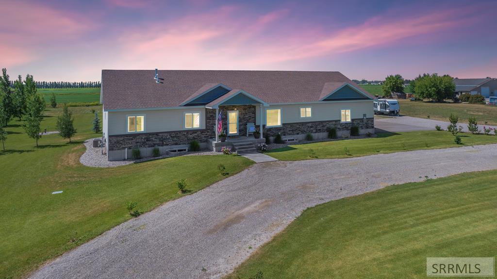 3552 East 630 North Menan, ID 83434 - Photo 3 of 69