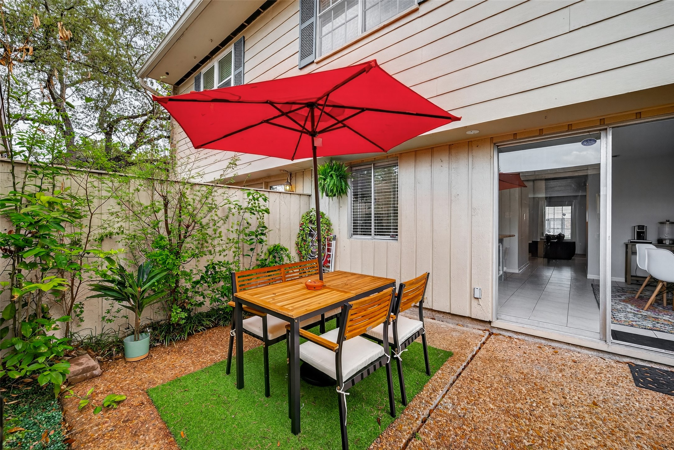 6404 Burgoyne Road, Unit 159 Houston, TX 77057 - Photo 11 of 39 Backyard 2