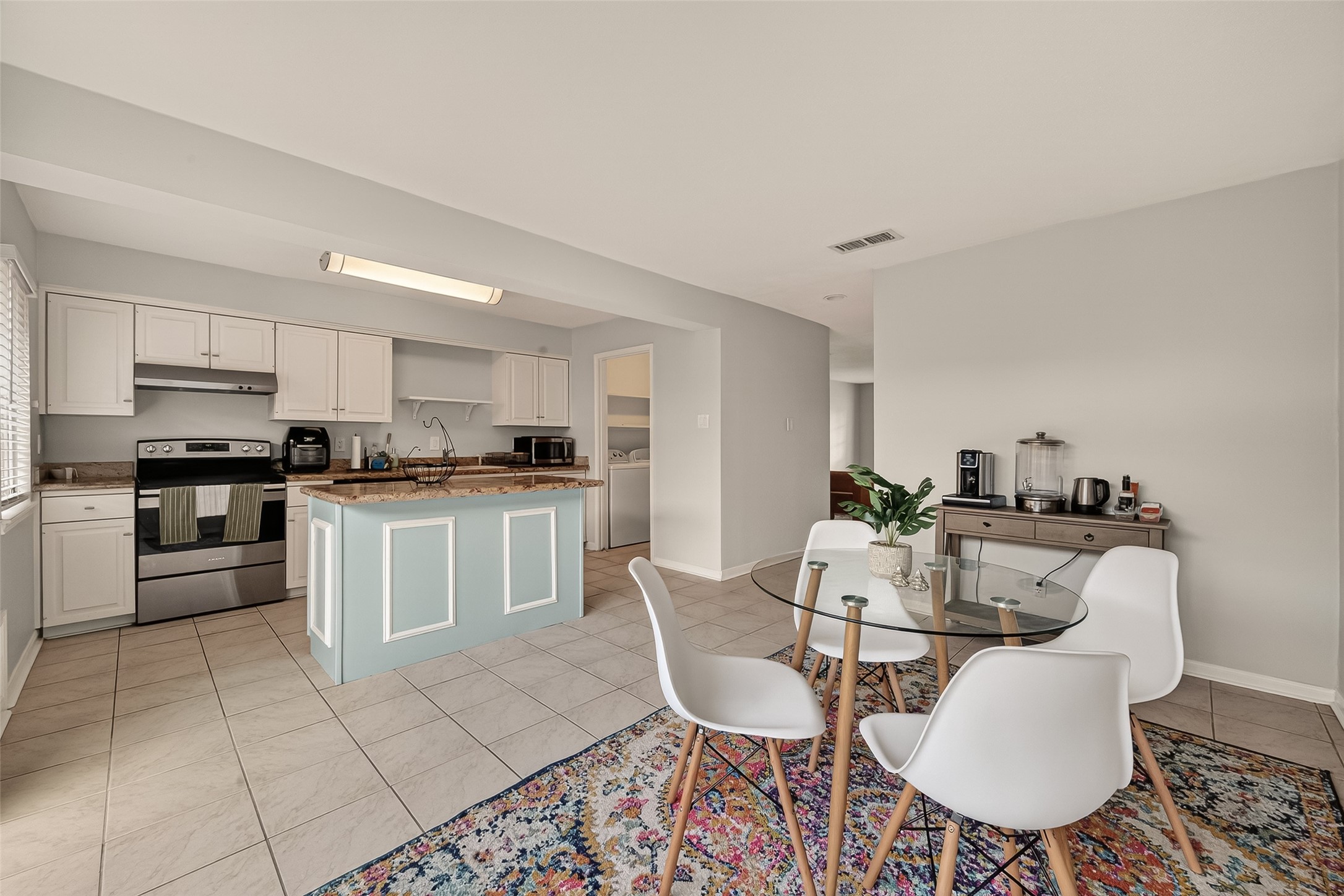 6404 Burgoyne Road, Unit 159 Houston, TX 77057 - Photo 28 of 39 Dining/Kitchen 2