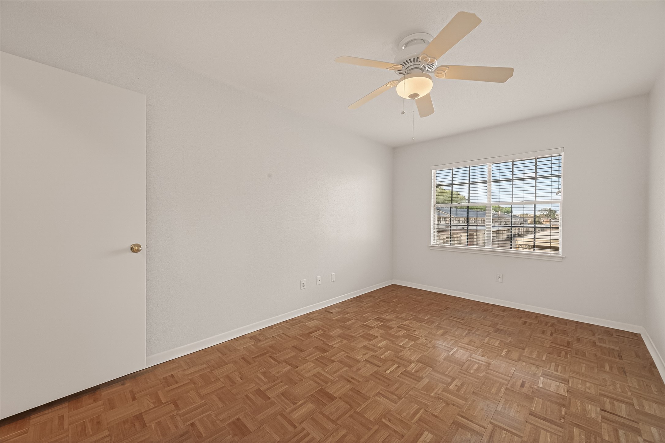 6404 Burgoyne Road, Unit 159 Houston, TX 77057 - Photo 35 of 39 Different Angle of Bedroom