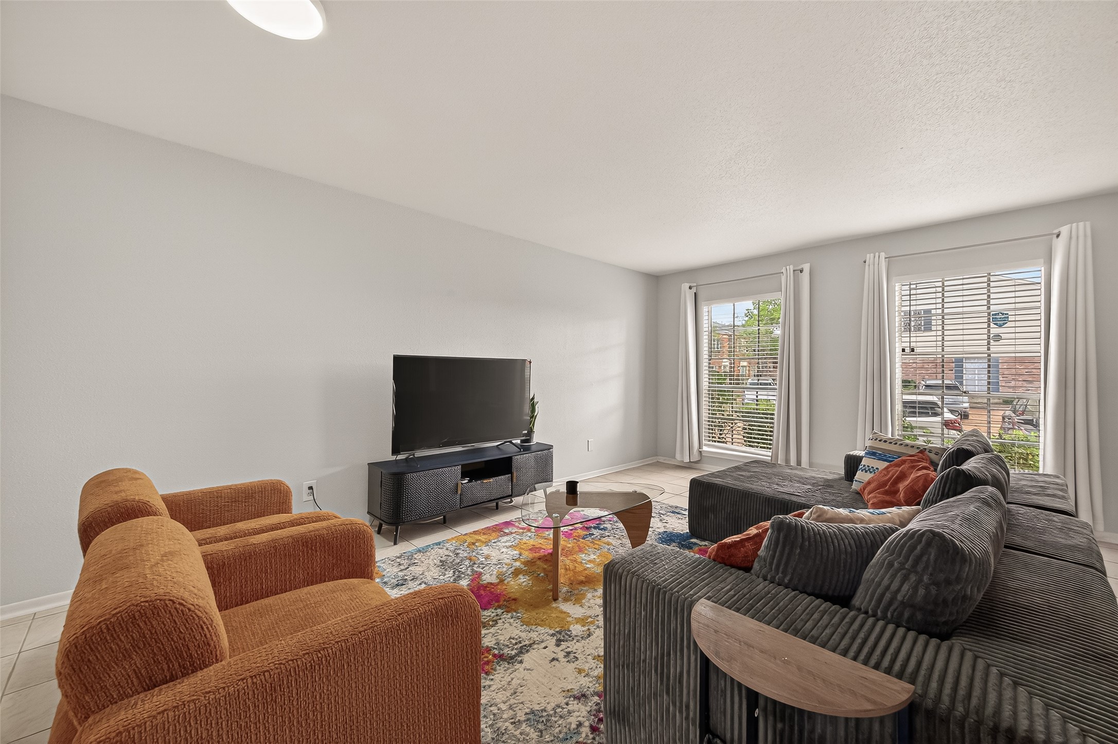 6404 Burgoyne Road, Unit 159 Houston, TX 77057 - Photo 39 of 39 Living Room 3