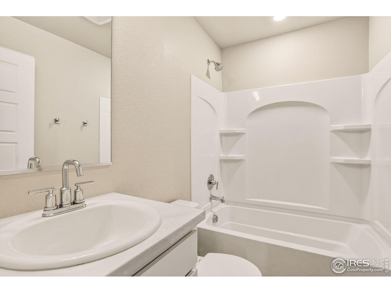 307 Penguin Street Johnstown, CO 80534 - Photo 27 of 34 Upstairs bathroom