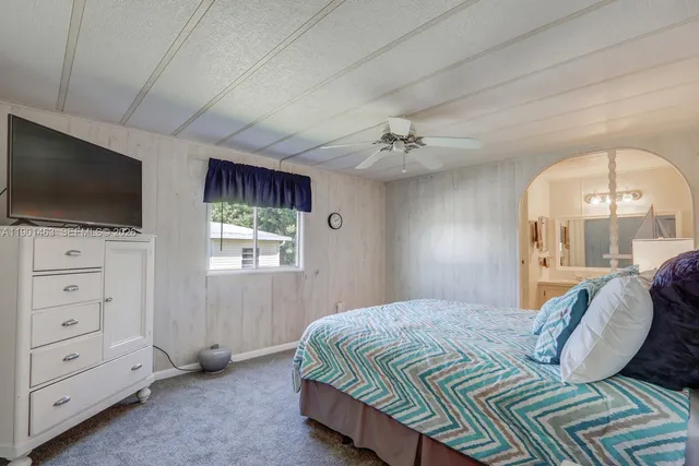 $2,000 | 8191 Southeast Homestead Avenue, Unit 8191, Hobe Sound, FL 33455