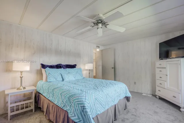 $2,000 | 8191 Southeast Homestead Avenue, Unit 8191, Hobe Sound, FL 33455