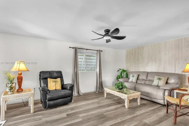 $2,000 | 8191 Southeast Homestead Avenue, Unit 8191, Hobe Sound, FL 33455