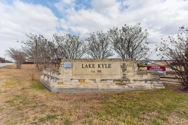 a view of a terrace with city view
