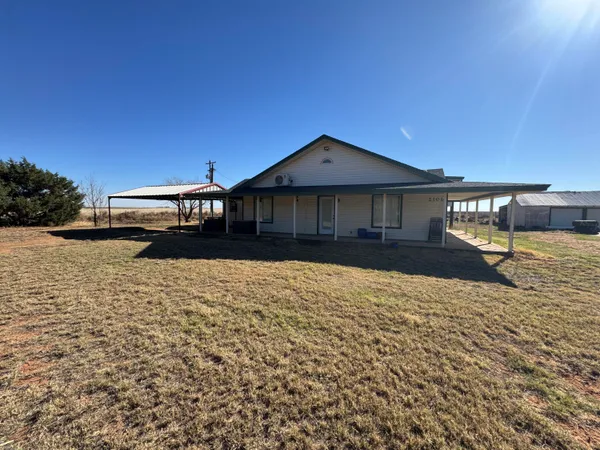 $235,000 | 2101 County Road 207, Amherst, TX 79312
