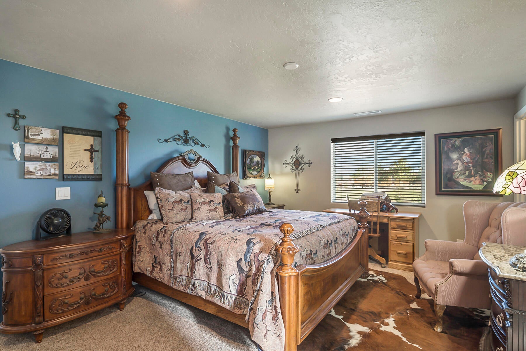 67140 Harrington Loop Road Bend, OR 97703 - Photo 14 of 37 primary suite