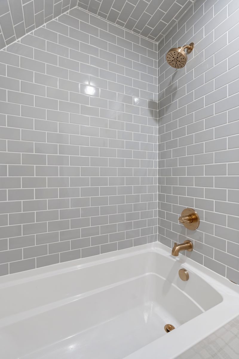 307 Oak Street Lebanon, TN 37087 - Photo 40 of 46 a bathroom with a bathtub