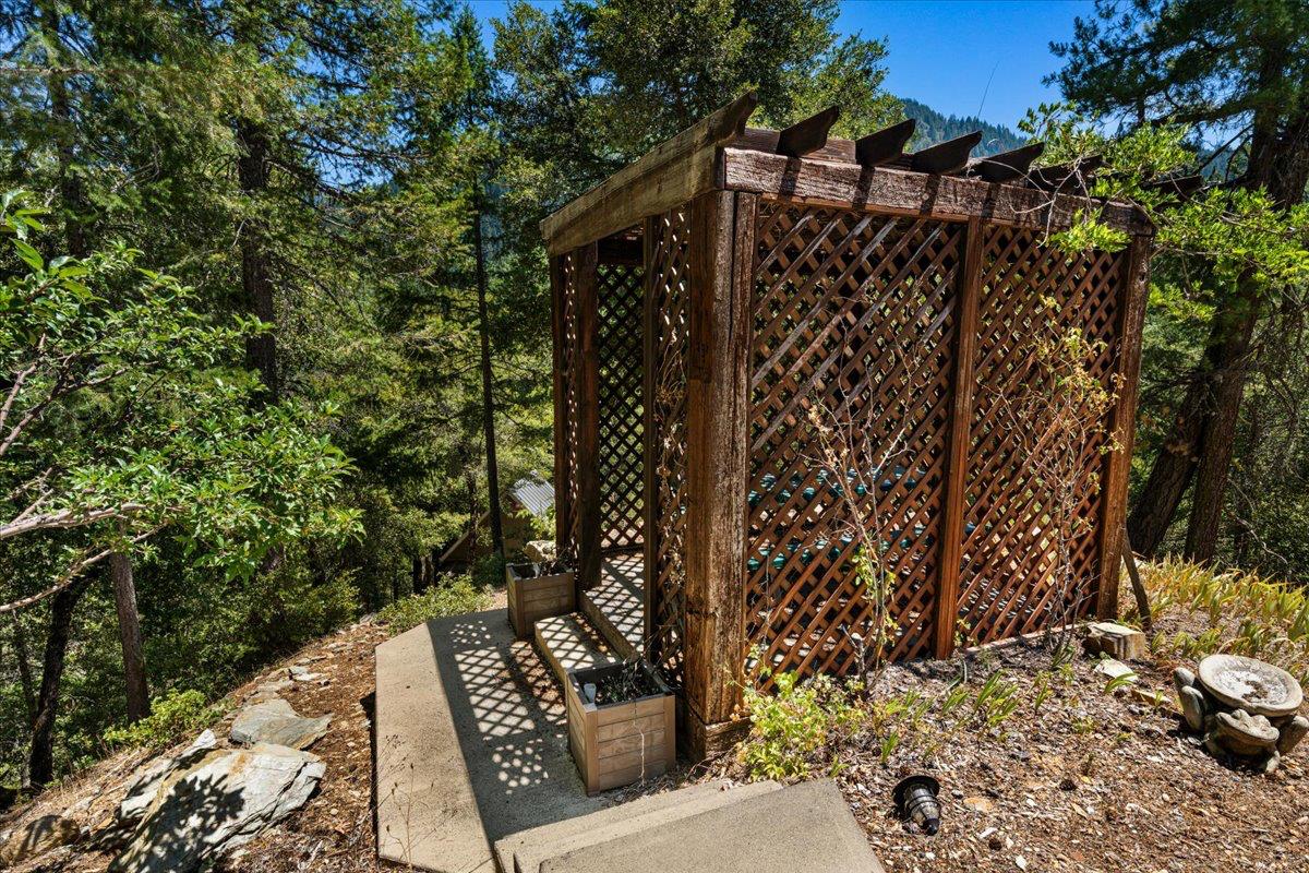 200 Craycroft Ridge Road Downieville, CA 95936 - Photo 27 of 39 a view of outdoor space and yard