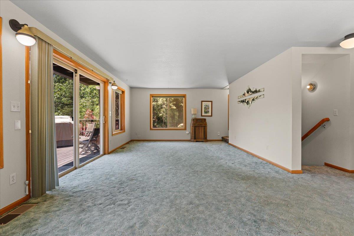 200 Craycroft Ridge Road Downieville, CA 95936 - Photo 7 of 34 a view of a big room with windows and closet
