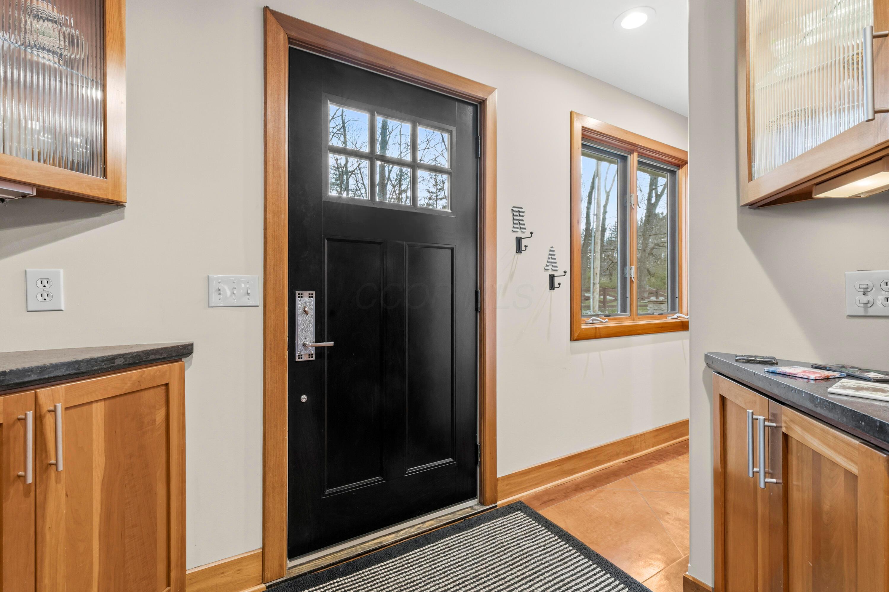7860 Schott Road Westerville, OH 43081 - Photo 8 of 71 8. Entry