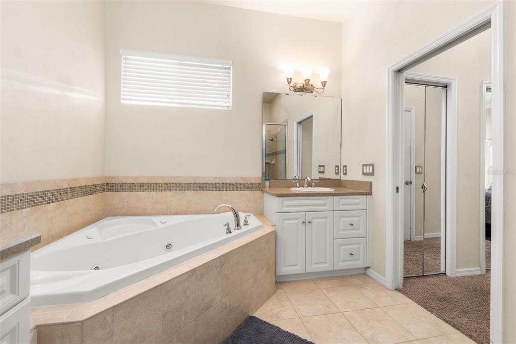 3737 Southwest 74th Drive Gainesville, FL 32608 - Photo 18 of 34