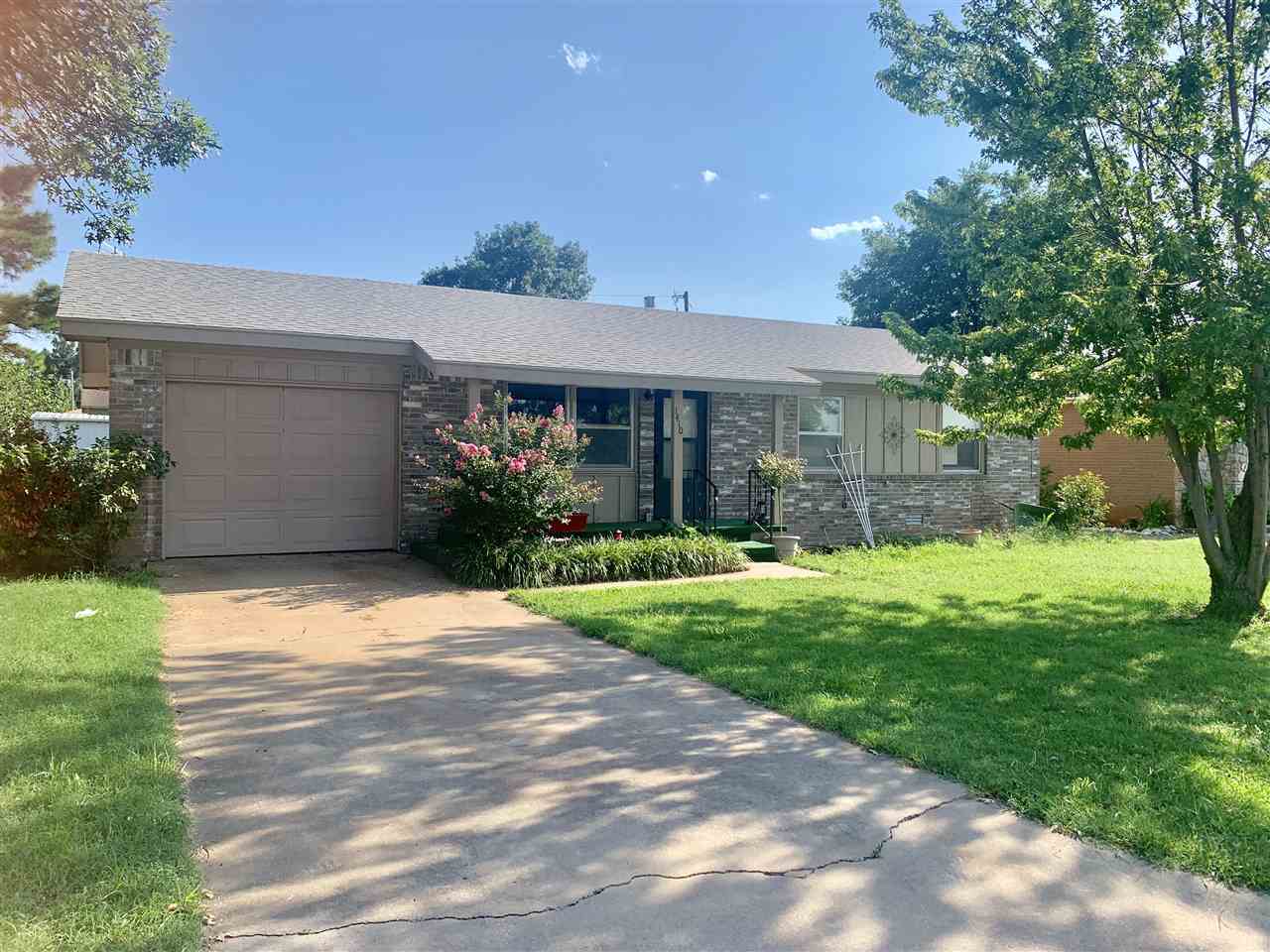 1410 Maple Street Perry, OK 73077 - Photo 1 of 13 Gallery Image 1