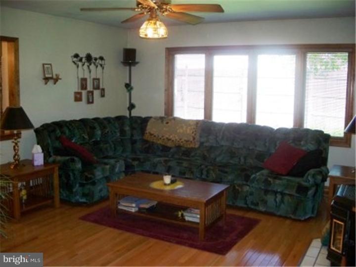 515 Drexel Road Fairless Hills, PA 19030 - Photo 12 of 24 Family Room