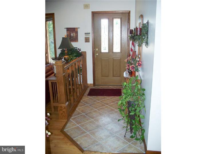 515 Drexel Road Fairless Hills, PA 19030 - Photo 3 of 24 Foyer