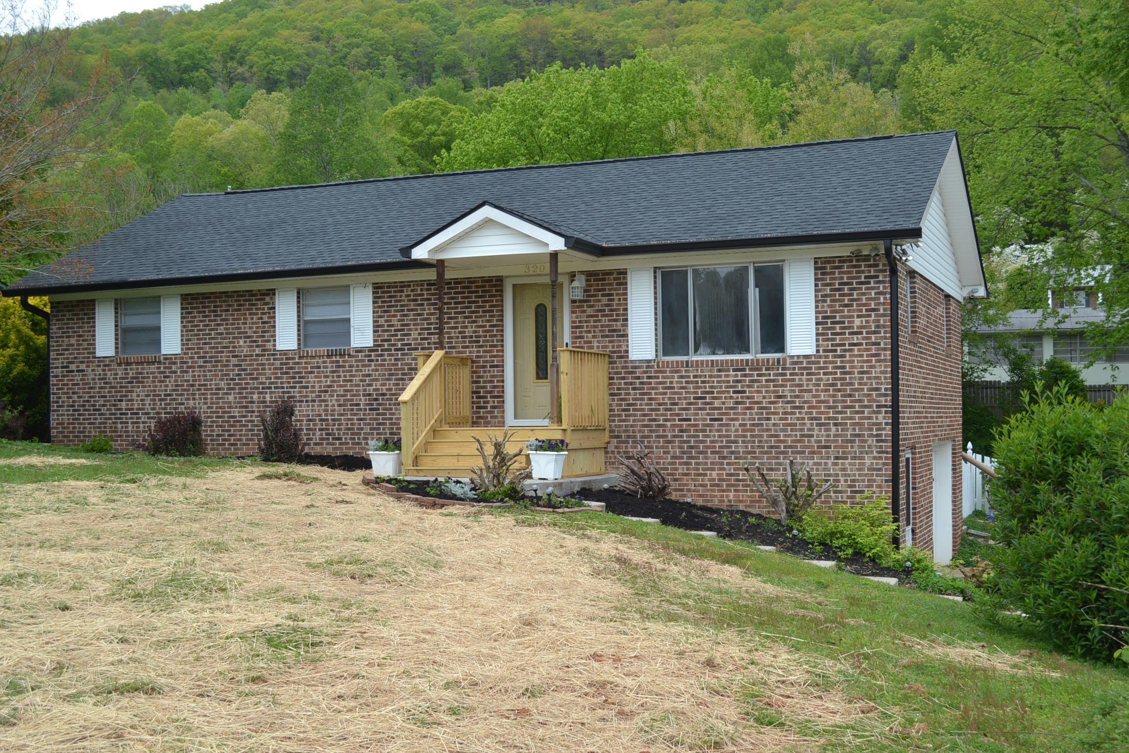 320 Walnut St Spring Spring City, TN 37381 - Photo 1 of 31 Bollant2