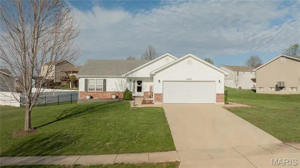 $329,900 | 29499 Walnut Hollow Drive, Wright City, MO 63390