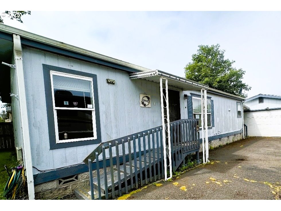 63780 Wallace Road Coos Bay, OR 97420 - Photo 3 of 20