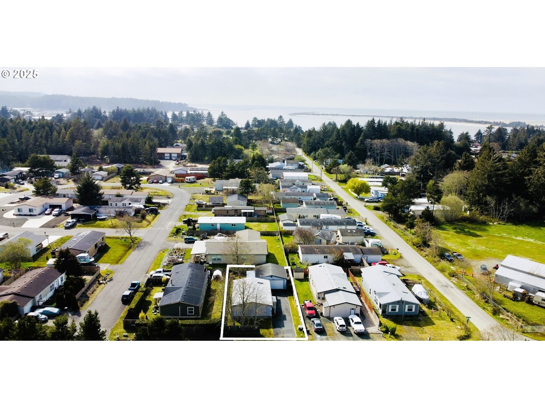 63780 Wallace Road Coos Bay, OR 97420 - Photo 4 of 20