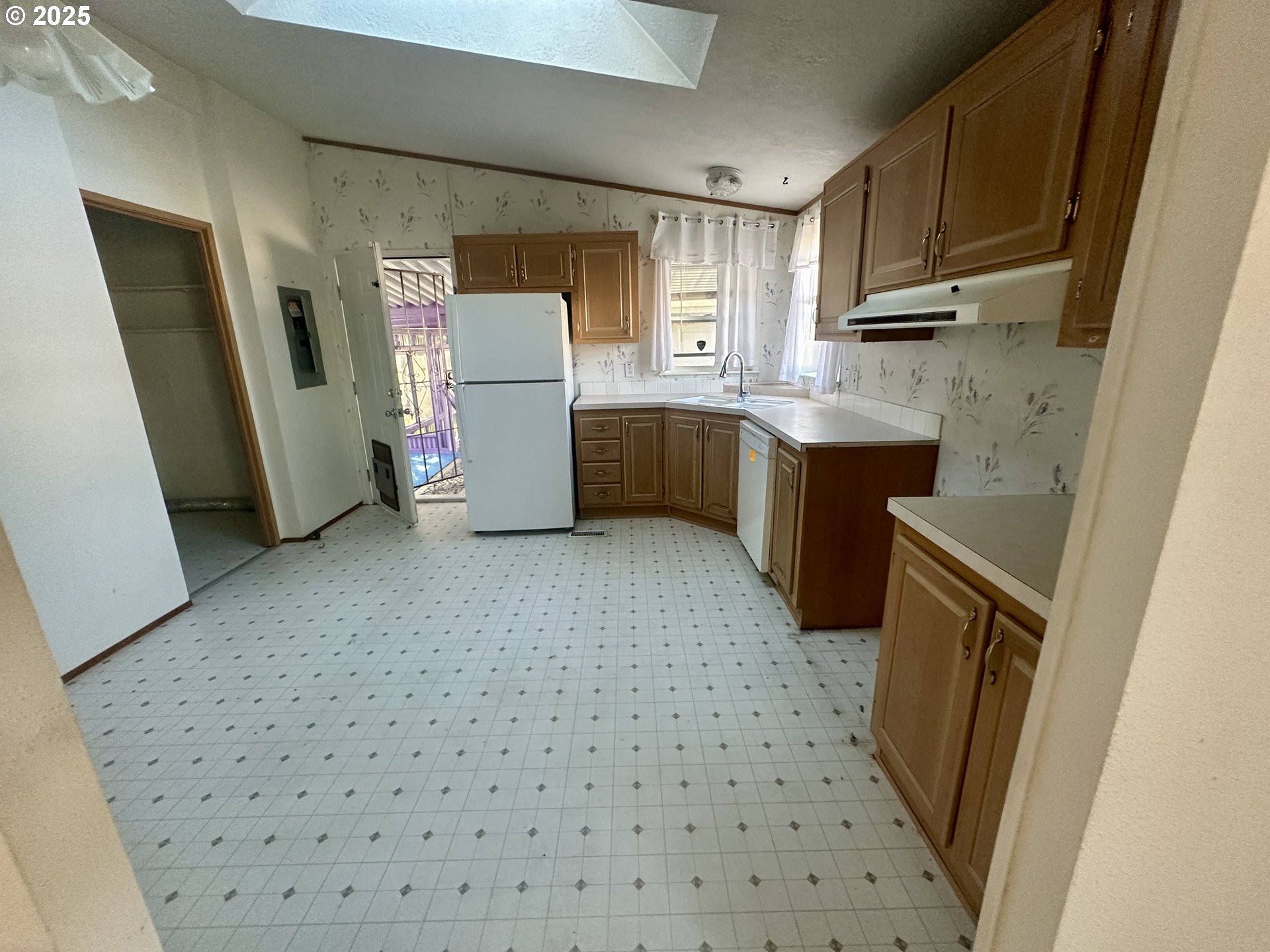 63780 Wallace Road Coos Bay, OR 97420 - Photo 7 of 20