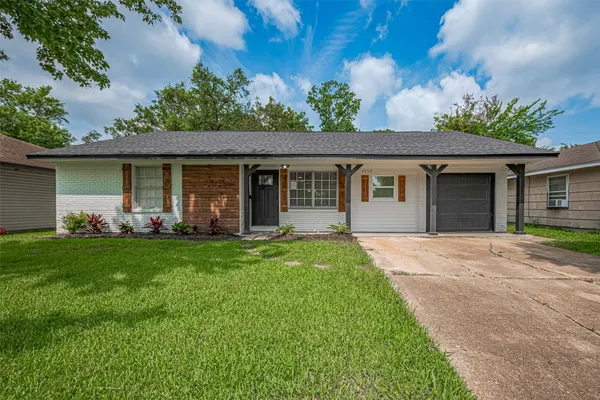 $2,200 | 2112 Walnut Lane, Pasadena, TX 77502