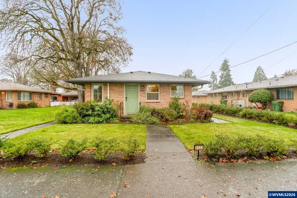$450,000 | 1123 17th Street Southeast, Salem, OR 97302