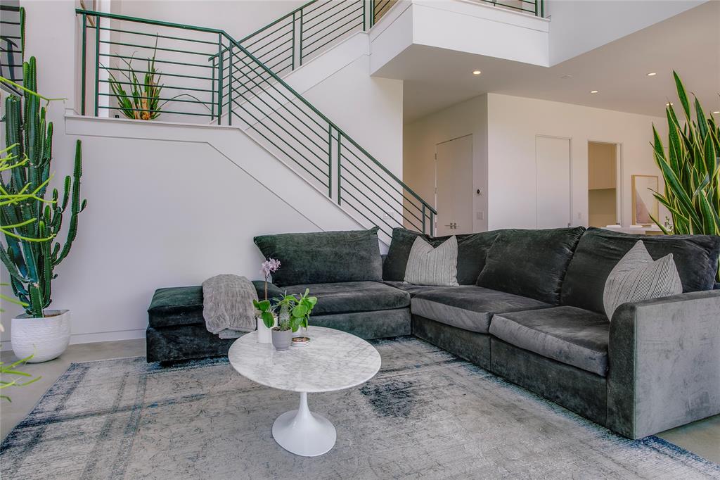 2215 Madera Street Dallas, TX 75206 - Photo 10 of 40