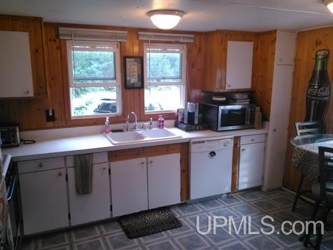 5487 J 5 Escanaba, MI 49829 - Photo 2 of 20
