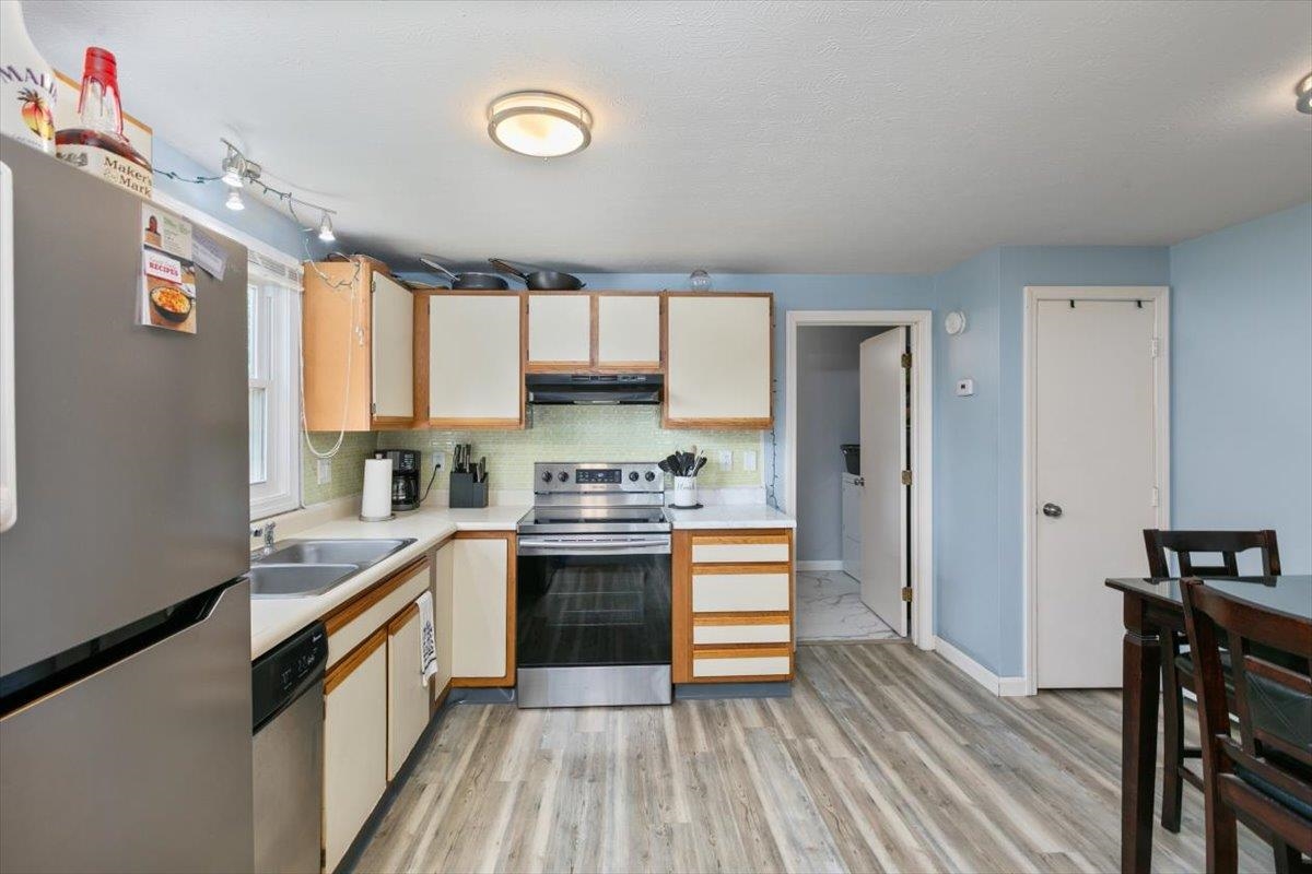 13 Batchelder Avenue, Unit 2 Manchester, NH 03103 - Photo 10 of 25