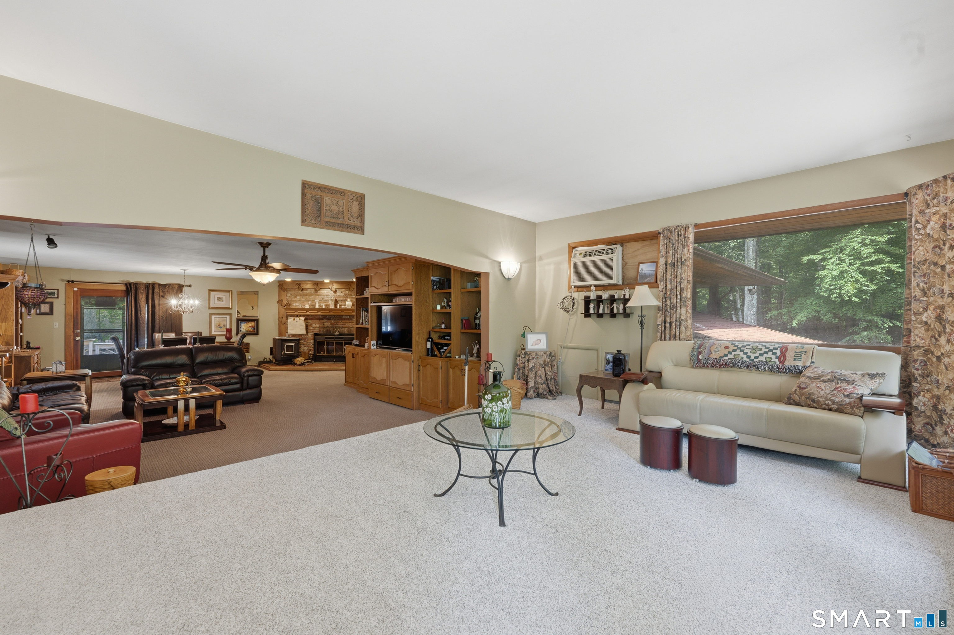 345 Rimmon Road Woodbridge, CT 06525 - Photo 19 of 40 Second floor living/dining area
